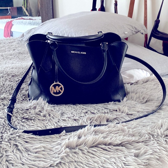 Michael Kors Kimberly purse - Picture 1 of 4